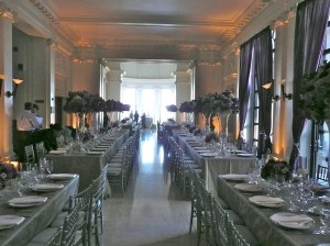 What a lucky couple to have a wedding at this beautiful old mansion! 