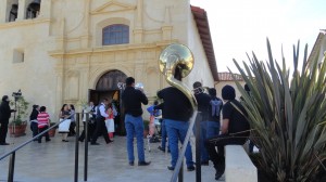 I liked this picture of the mariachi band because you can also see the bells that ring after each wedding in the left top of the church