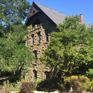 A picture of the main house for our morning wedding. 